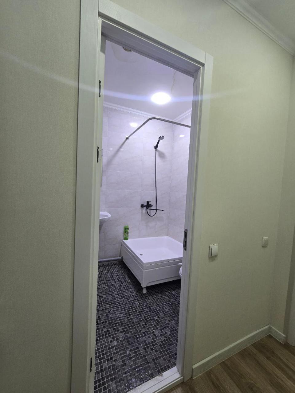 Guesto Hostel Taschkent Exterior foto